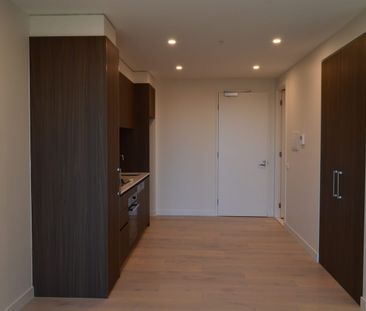 Spacious 2-Bedroom 2 bathroom Apartment with Parking - Photo 4
