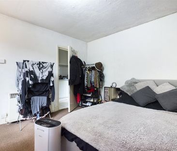 Studio to rent - Photo 6