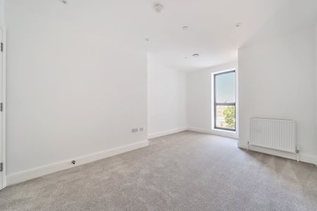 3 bedroom flat to rent - Photo 5