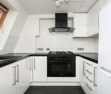 Recently refurbished two double bedroom flat minutes to Archway Tube. - Photo 1