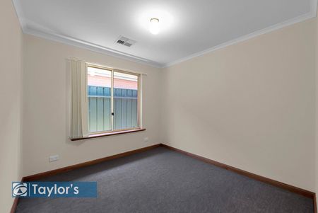 CHARMING BLUESTONE VILLA IN A PRIME NEAR-CITY LOCATION - Photo 3