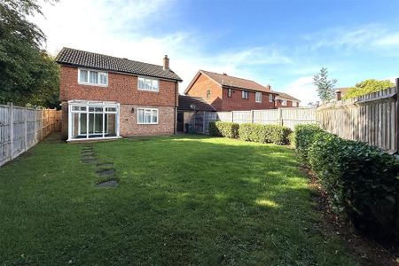 3 bedroom link detached house to rent - Photo 4