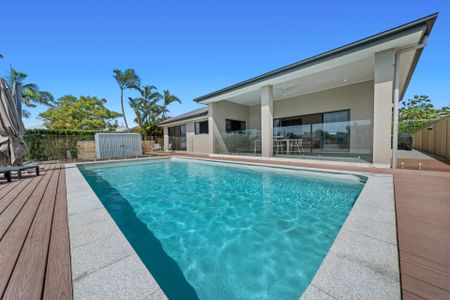 162 Sunshine Boulevard - Photo 2