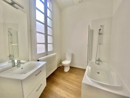 A Louer - Nantes Quartier Chateau - Appartement Nantes 5 Pièces De 140.16 M2 - Photo 3