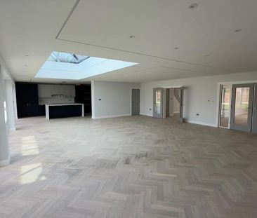 5 bedroom detached house to rent - Photo 1