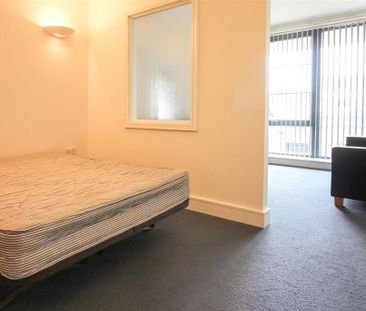 1 bedroom flat to rent - Photo 4
