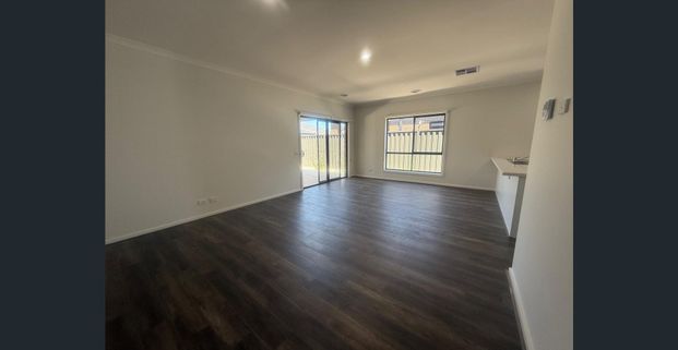 Brand new Family Home in Tarneit - Photo 1