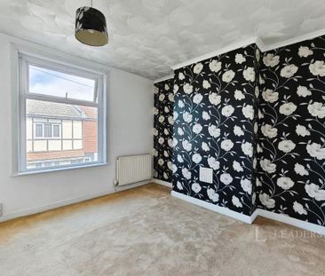 3 bedroom terraced house to rent - Photo 6
