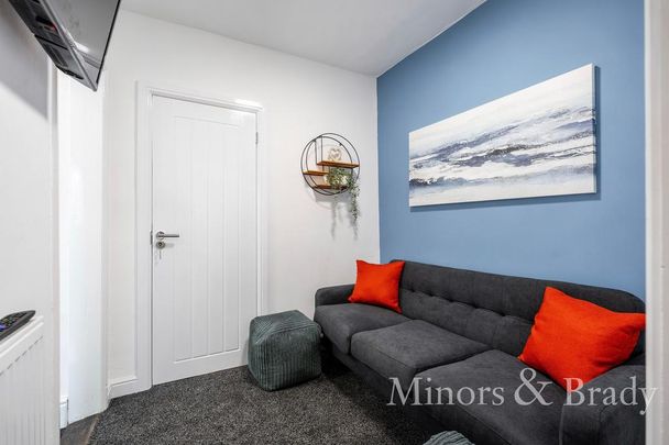 1 bedroom in a house share to rent - Photo 1