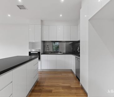 Modern Townhouse Living in Prime Location - Photo 6