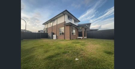 STYLE AND FUNCTIONALITY - MODERN FIVE BEDROOMS HOUSE FOR LEASE - Photo 5