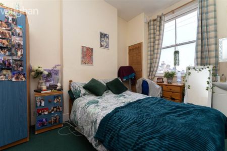 6 bedroom terraced house to rent - Photo 3