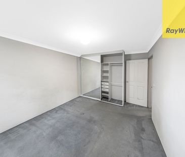 LARGE TWO BEDROOM APARTMENT 350 METERS FROM STATION - LOCATION AND ... - Photo 2