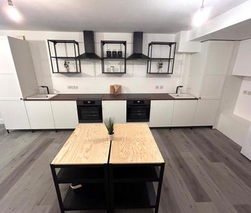 1 bedroom in a flat share to rent - Photo 1