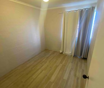 Cosy Two Bedroom Apartment - Photo 2