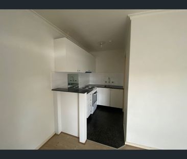 11/95-97 Summerhill Road, Footscray, Vic 3011 - Photo 2