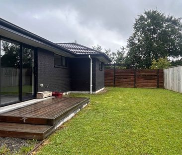 Near new in Solway - Photo 5