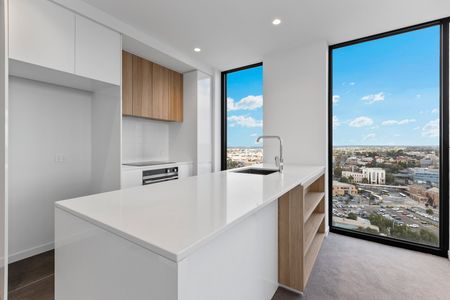Luxurious Inner City Living - Photo 2
