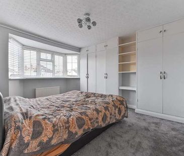 Kingsway, Motspur, KT3 - Photo 6