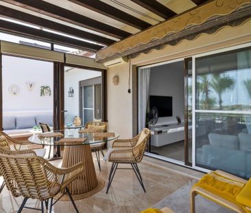 2 bedroom luxury penthouse for rent in Estepona, Andalusia - Photo 2