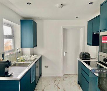 3 bedroom terraced house to rent - Photo 6