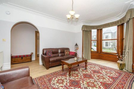 5 bedroom flat to rent - Photo 3