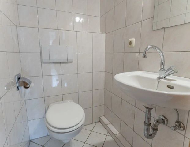 Schöne ca. 134,9 m² große 3-Zimmer-Maisonettewohnung mit Dachatelier und Westloggia in Garenfeld! - Foto 1
