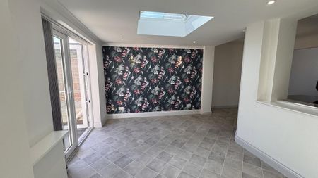 2 bedroom terraced house to rent - Photo 3