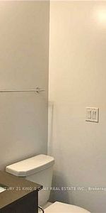 Yonge/Eglinton Beautiful 1Bdrm +Den 1Locker Near Subway, Shopping Mal - Photo 3