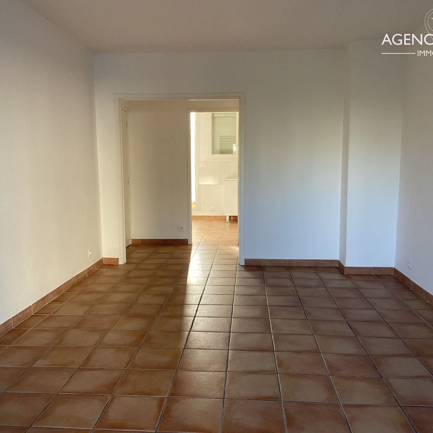 Appartement 3 pièces 57m2 MARSEILLE 8EME 950 euros - Photo 1