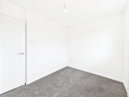 Carlyle Place, Heanor, Derbyshire, DE75 - Photo 3