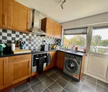 3 bedroom terraced house to rent - Photo 5