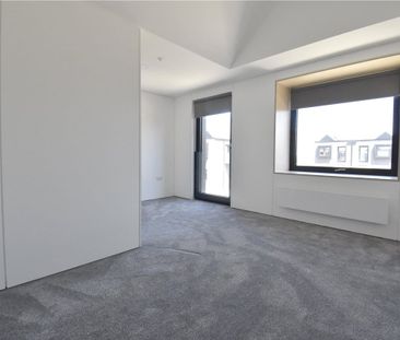 A beautifully crafted 4 bedroom semi-detached house situated within... - Photo 3