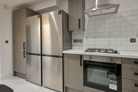 6 bedroom house to rent - Photo 3