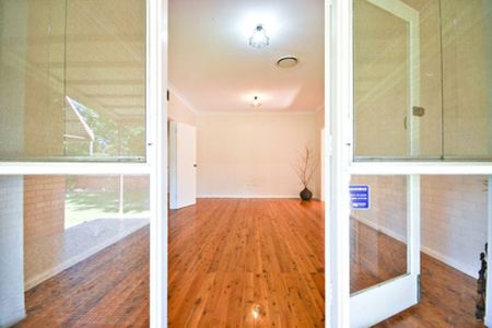 Fresh and Tidy 3 bedroom Home in Convenient South Dubbo Location - Photo 2