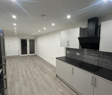 3 Bed Terraced House, Coupland Place, LS11 - Photo 1