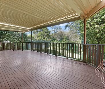 Stylish Family Haven in Sought-After Lane Cove Location - Photo 5