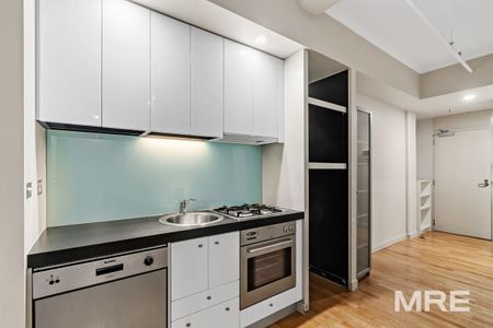 811/422 Collins Street, Melbourne - Photo 2