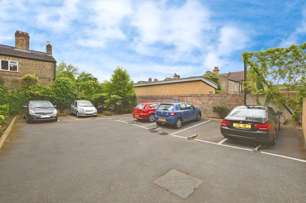 Flat to rent - Ivydale Road, London, SE15 - Photo 1
