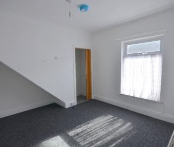 2 bedroom Terraced House To Let - Photo 6