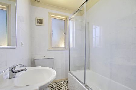 15 Offenbach Ave, Emerton NSW 2770 - House For Rent | Domain - Photo 3