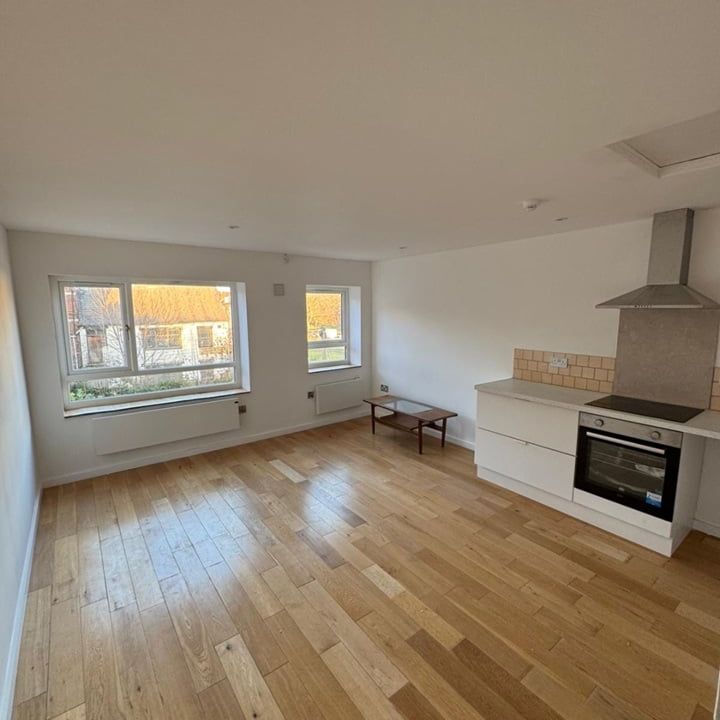 3 Bed Flat, Roundhay Road, LS8 - Photo 1