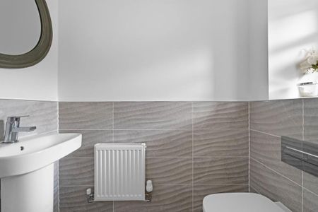 3 bedroom semi-detached house to rent - Photo 4