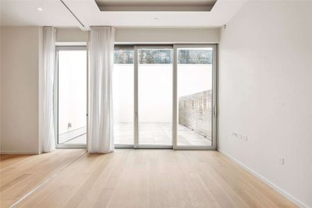 Immaculate duplex apartment with a terrace in the sought after Lillie Square. - Photo 4