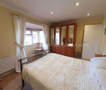 Lytchett Matravers Two Bedroom Flat With Garage, BH16 - Photo 6