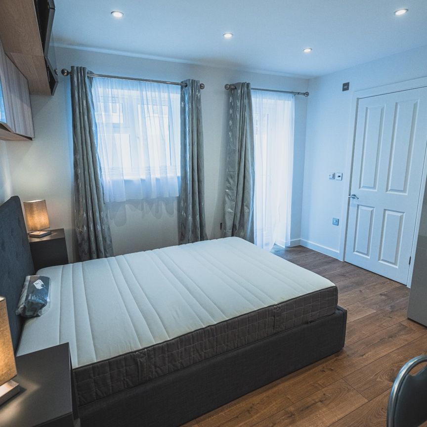 Room in a Shared House, St Olave's Walk, SW16 - Photo 1