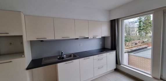 Appartement te huur in Gent voor € 750 met 1 slaapkamer - Photo 2
