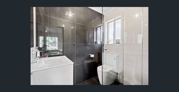 Spacious Family Home Packed with Features - Perfectly Positioned Between Convenience & Nature - Photo 1