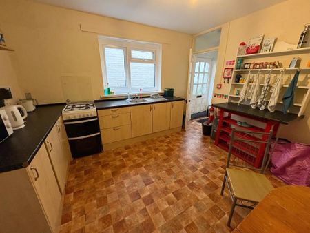 1 bedroom ground floor flat to rent - Photo 3