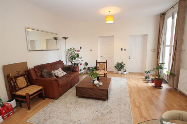 Clarendon House, NG1 - Photo 1